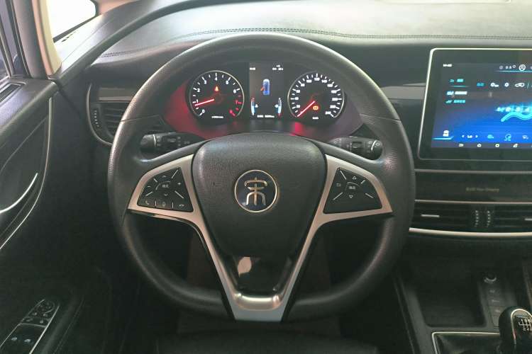 Used BYD Song MAX 2019 1.5T Manual Smart Connect Ruiyi Sunroof Model 7 Seats China V Emission Standard Steering Wheel