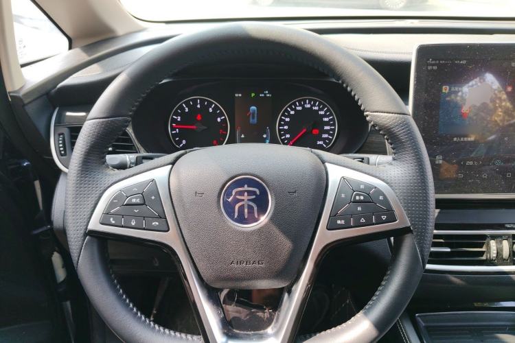 Used BYD Song MAX 2019 1.5T Automatic SmartConnect ZhiLian RuiDong Edition with 6 Seats China VI Standard Steering Wheel