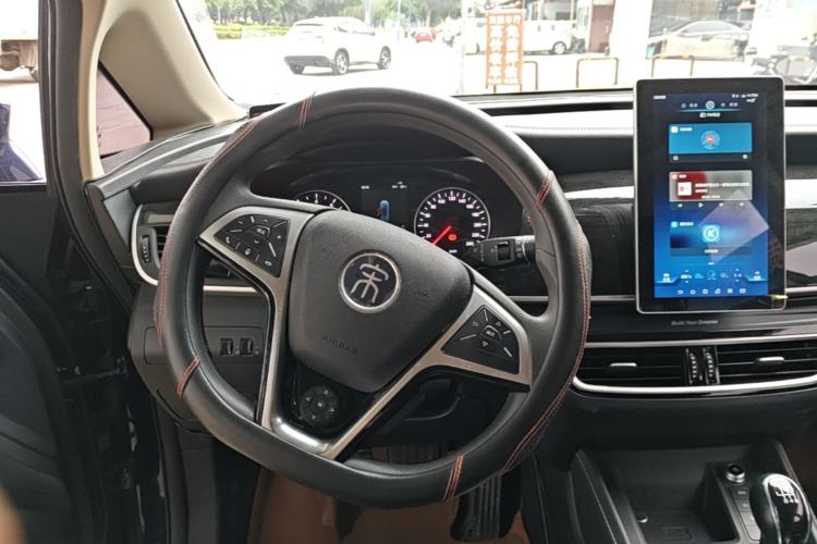 Used BYD Song MAX 2019 1.5T Manual Smart Connect Ruiyi Sunroof Model 6 Seats China VI Standard Steering Wheel