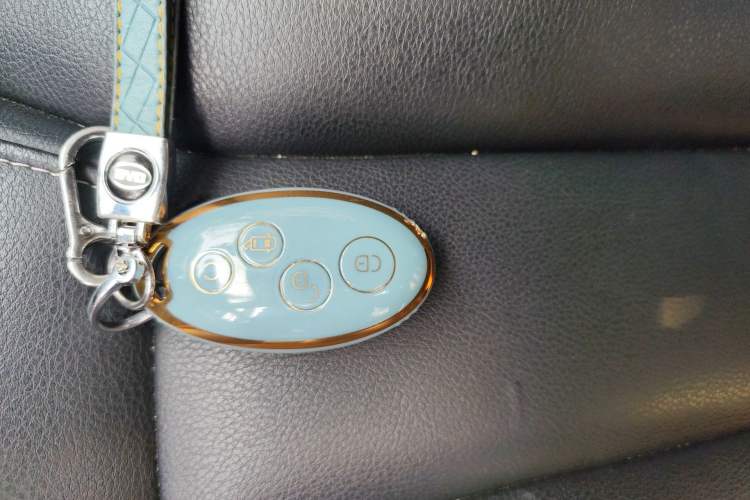 Used BYD Song MAX 2019 1.5T Automatic Smart Connect Ruiyi Model 7 Seats China V Emission Standard Vehicle Key