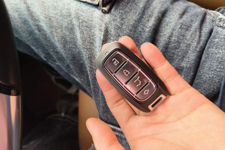 Used BYD Song MAX 2019 1.5T Automatic Smart Connect ZhiLian RuiDong 6-Seater China V Standard Vehicle Key