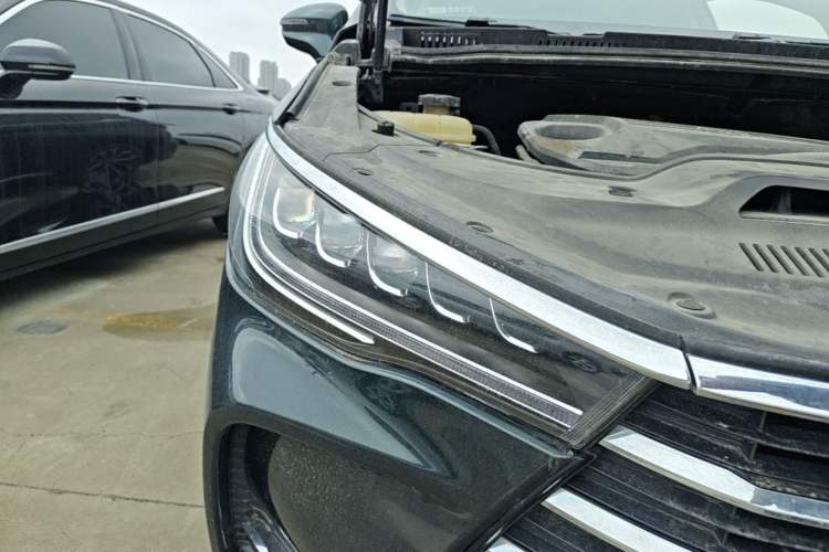 Used BYD Song MAX 2019 1.5T Automatic Smart Connect Prestige 7-Seater China V Standard Right Front Headlight