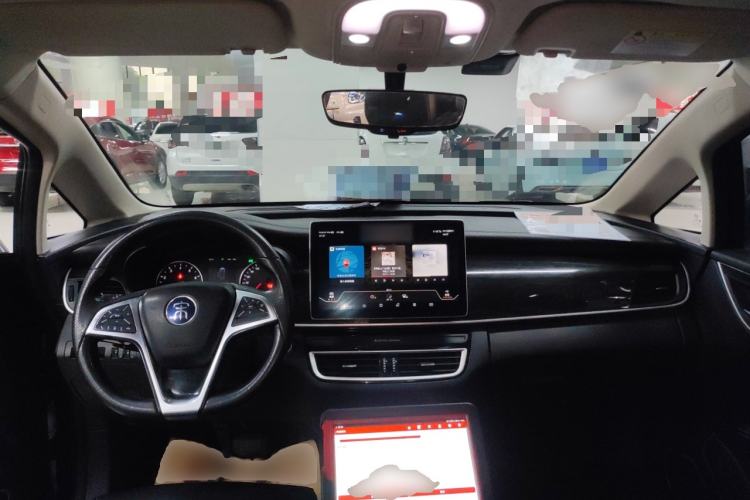 Used BYD Song MAX 2019 1.5T Automatic Smart Connect ZhiLian RuiDong Model 7 Seats China V Emission Standard Center Console