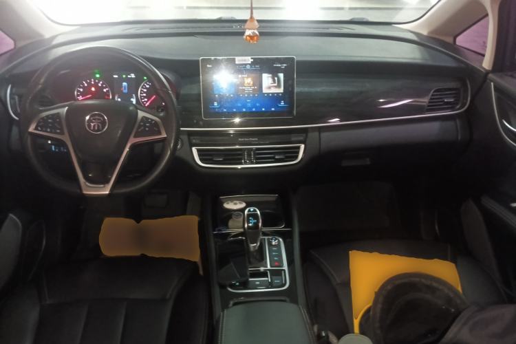 Used BYD Song MAX 2019 1.5T Automatic Smart Connect Ruiyi Sunroof Model 7 Seats China VI Standard Center Console