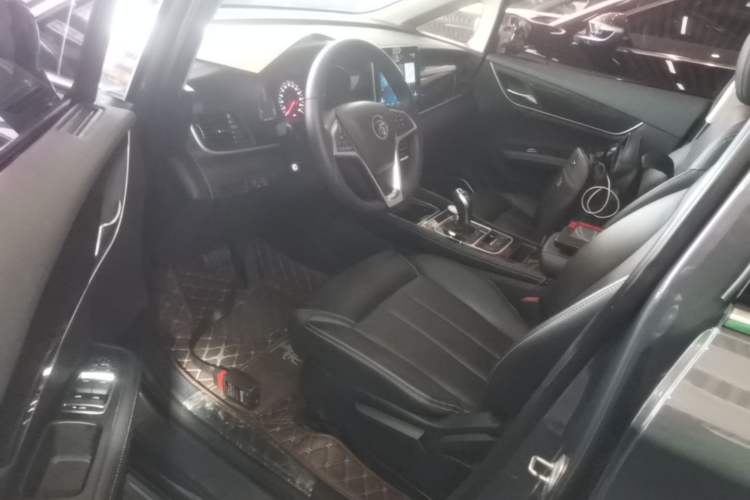 Used BYD Song MAX 2019 1.5T Automatic Smart Connect Ruiyi Sunroof Model 7 Seats China VI Standard Driver Seat