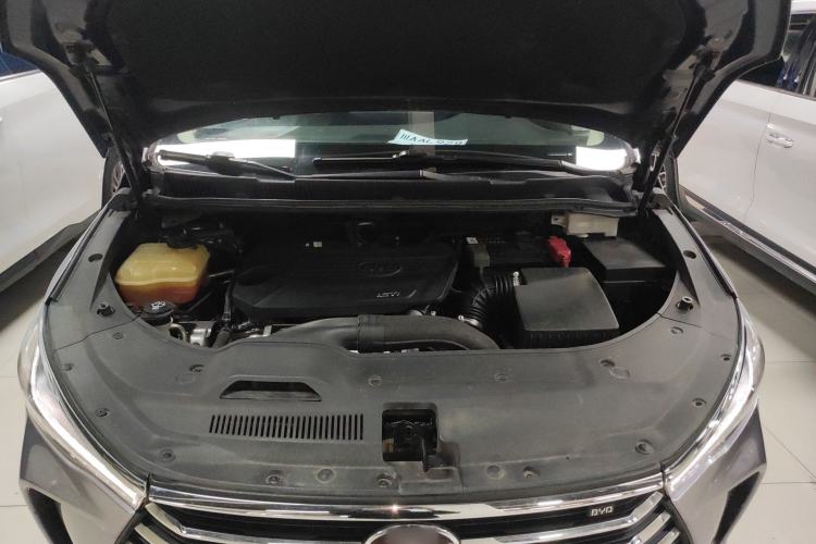 Used BYD Song MAX 2019 1.5T Automatic Smart Connect ZhiLian RuiDong Model 7 Seats China V Emission Standard Engine Bay