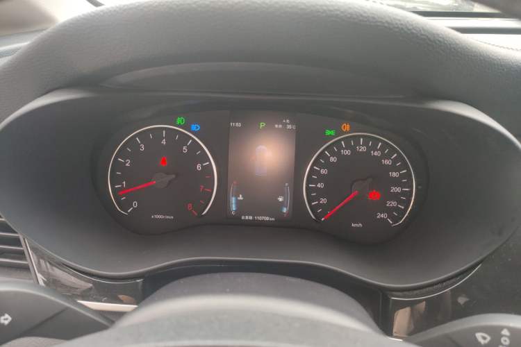Used BYD Song MAX 2019 1.5T Automatic Smart Connect Ruiyi Sunroof Model 7 Seats China VI Standard Instrument Cluster