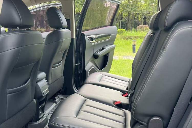Used BYD Song MAX 2019 1.5T Automatic Smart Connect Ruiyi Sunroof Model 7 Seats China VI Standard Interior 3