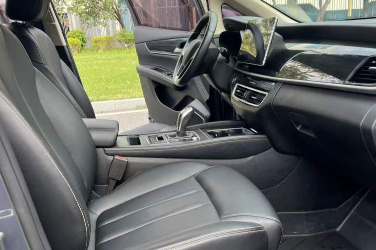 Used BYD Song MAX 2019 1.5T Automatic Smart Connect Ruiyi Sunroof Model 7 Seats China VI Standard Interior 4