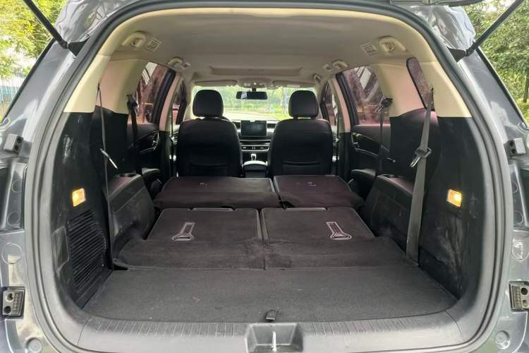 Used BYD Song MAX 2019 1.5T Automatic Smart Connect Ruiyi Sunroof Model 7 Seats China VI Standard Interior 5