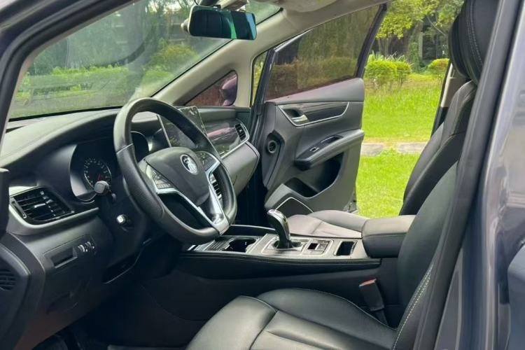 Used BYD Song MAX 2019 1.5T Automatic Smart Connect Ruiyi Sunroof Model 7 Seats China VI Standard Interior 6