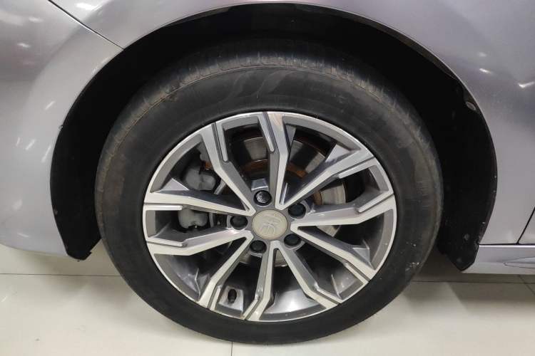 Used BYD Song MAX 2019 1.5T Automatic Smart Connect ZhiLian RuiDong Model 7 Seats China V Emission Standard Left Front Wheel Hub