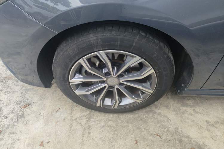 Used BYD Song MAX 2019 1.5T Automatic Smart Connect Ruiyi Sunroof Model 7 Seats China VI Standard Left Front Wheel Hub
