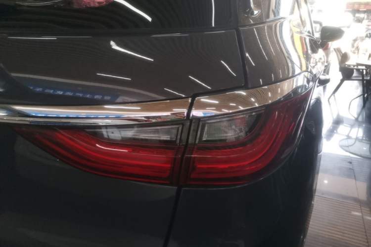 Used BYD Song MAX 2019 1.5T Automatic Smart Connect Ruiyi Sunroof Model 7 Seats China VI Standard Right Rear Taillight