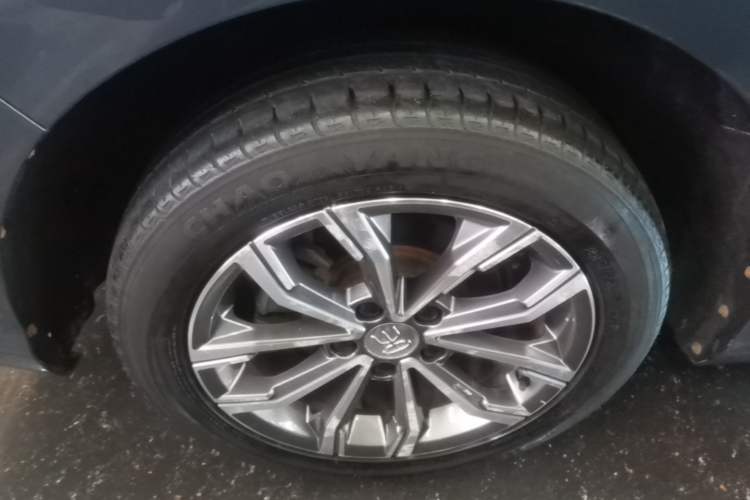 Used BYD Song MAX 2019 1.5T Automatic Smart Connect Ruiyi Sunroof Model 7 Seats China VI Standard Right Rear Wheel Hub