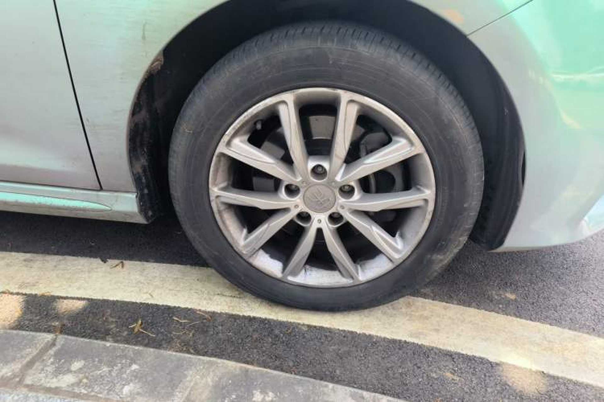 Used BYD Song MAX 2019 1.5T Manual Smart Connect Ruiyi Sunroof Model 7 Seats China VI Standard Right Front Wheel Hub