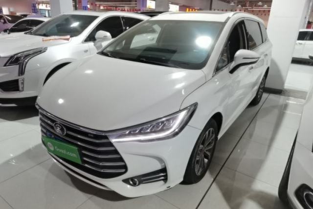Ojetý BYD Song MAX 2019 1.5T Automatic Smart Connect Ruiyi Sunroof Version 6 Seats China VI Standard