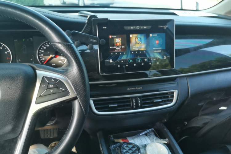 Used BYD Song MAX 2019 1.5T Automatic Smart Connect Ruiyi Model 6-Seater China V Standard Audio And AC Panel