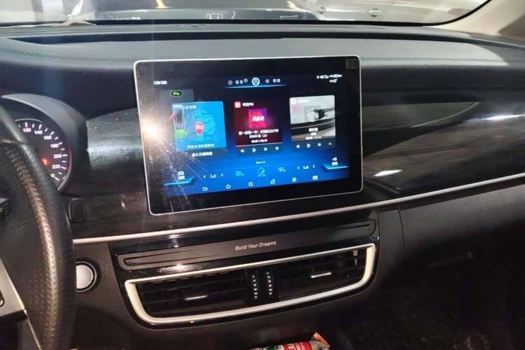 Used BYD Song MAX 2019 1.5T Automatic Smart Connect Ruiyi Sunroof Version 6 Seats China VI Standard Audio And AC Panel