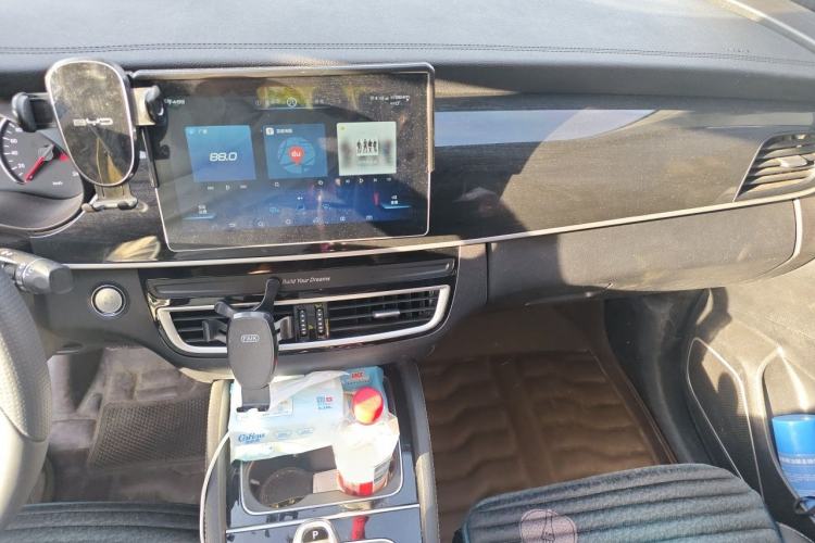 Used BYD Song MAX 2019 1.5T Automatic Smart Connect Ruiyi Sunroof Version 6 Seats China VI Standard Audio And AC Panel