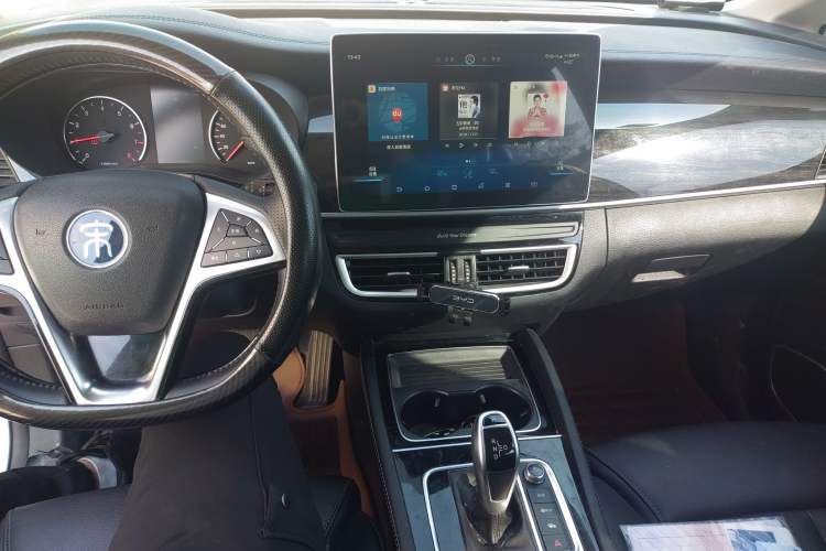 Used BYD Song MAX 2019 1.5T Automatic Smart Connect ZhiLian RuiDong Model 7 Seats China VI Standard Audio And AC Panel