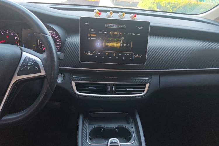 Used BYD Song MAX 2019 1.5T Automatic Smart Connect Ruiyi Sunroof Version 6 Seats China VI Standard Audio And AC Panel