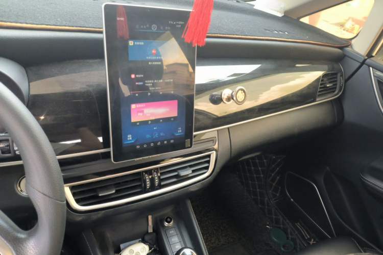 Used BYD Song MAX 2019 1.5T Manual Smart Connect Ruiyi Model 7 Seats China V Emission Standard Audio And AC Panel