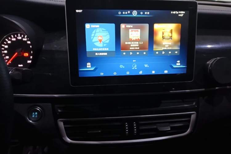 Used BYD Song MAX 2019 1.5T Automatic Smart Connect Ruiyi Sunroof Model 7 Seats China VI Standard Audio And AC Panel