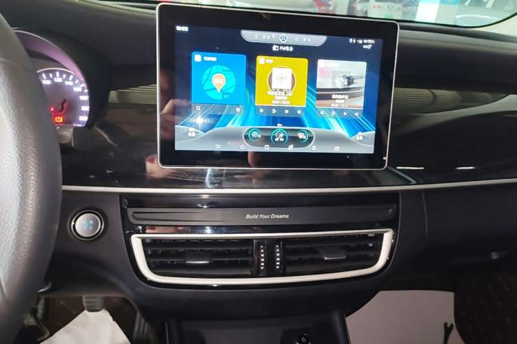 Used BYD Song MAX 2019 1.5T Manual Smart Connect Ruiyi Model 7 Seats China V Emission Standard Audio And AC Panel