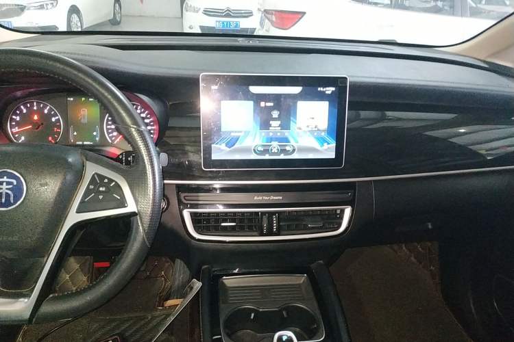 Used BYD Song MAX 2019 1.5T Automatic Smart Connect Ruiyi Sunroof Version 6 Seats China VI Standard Audio And AC Panel