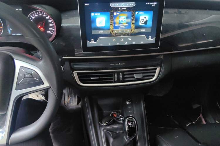 Used BYD Song MAX 2019 1.5T Manual Smart Connect Ruiyi Sunroof Model 7 Seats China VI Standard Audio And AC Panel