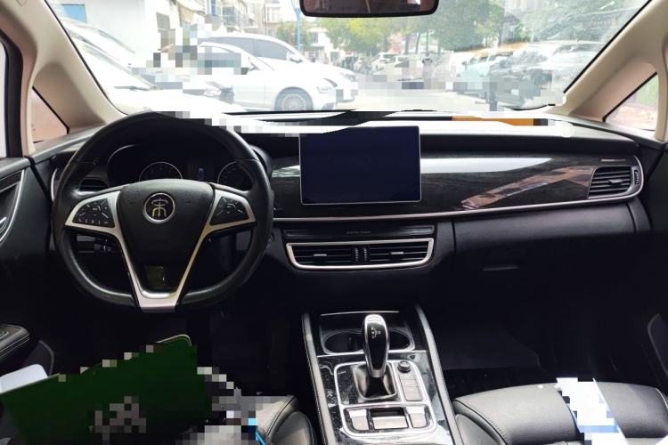 Used BYD Song MAX 2019 1.5T Automatic Smart Connect Ruiyi Sunroof Model 7 Seats China VI Standard Center Console