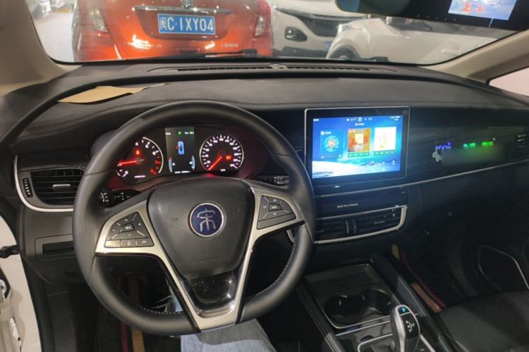 Used BYD Song MAX 2019 1.5T Automatic Smart Connect Ruiyi Sunroof Model 7 Seats China VI Standard Center Console
