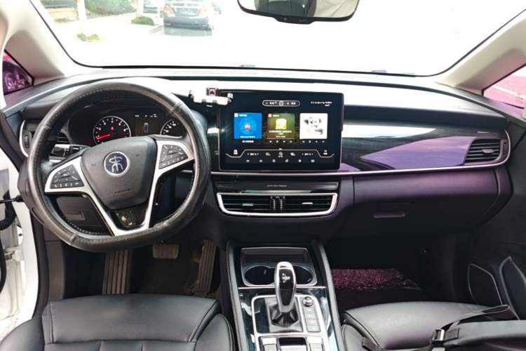 Used BYD Song MAX 2019 1.5T Automatic Smart Connect Ruiyi Sunroof Model 7 Seats China VI Standard Center Console