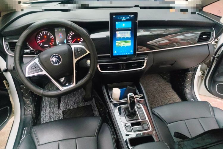 Used BYD Song MAX 2019 1.5T Automatic Smart Connect Ruiyi Sunroof Model 7 Seats China VI Standard Center Console