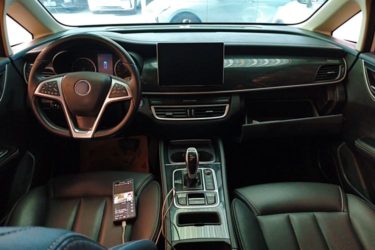 Used BYD Song MAX 2019 1.5T Automatic Smart Connect Ruiyi Sunroof Model 7 Seats China VI Standard Center Console