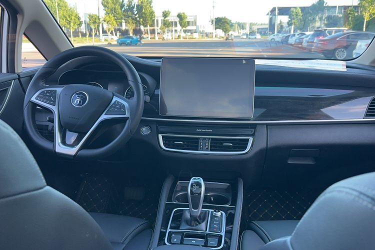 Used BYD Song MAX 2019 1.5T Automatic Smart Connect Prestige Model 6 Seats China VI Standard Center Console