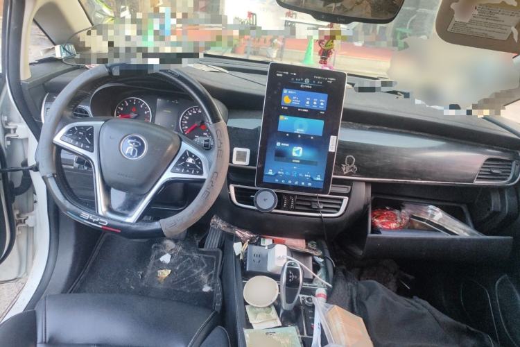 Used BYD Song MAX 2019 1.5T Automatic Smart Connect ZhiLian RuiDong Model 7 Seats China V Emission Standard Center Console