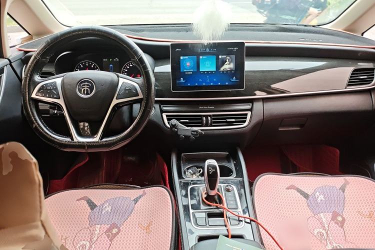 Used BYD Song MAX 2019 1.5T Automatic Smart Connect Ruiyi Sunroof Model 7 Seats China VI Standard Center Console