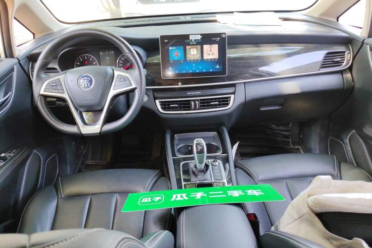 Used BYD Song MAX 2019 1.5T Automatic Smart Connect Ruiyi Sunroof Model 7 Seats China VI Standard Center Console
