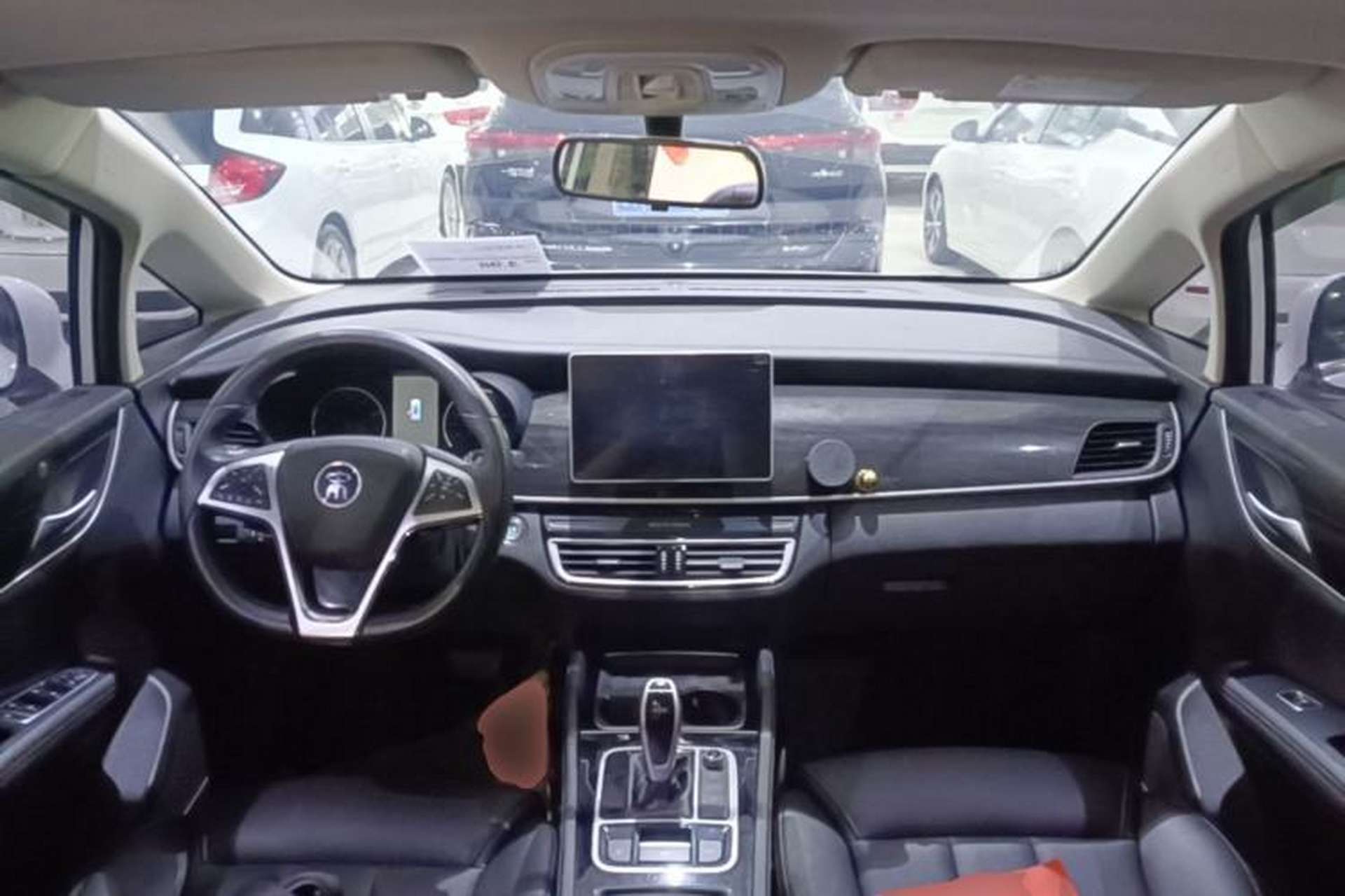 Used BYD Song MAX 2019 1.5T Automatic Smart Connect Ruiyi Sunroof Model 7 Seats China VI Standard Center Console