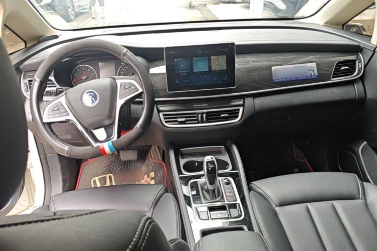 Used BYD Song MAX 2019 1.5T Automatic Smart Connect Ruiyi Sunroof Version 6 Seats China VI Standard Center Console