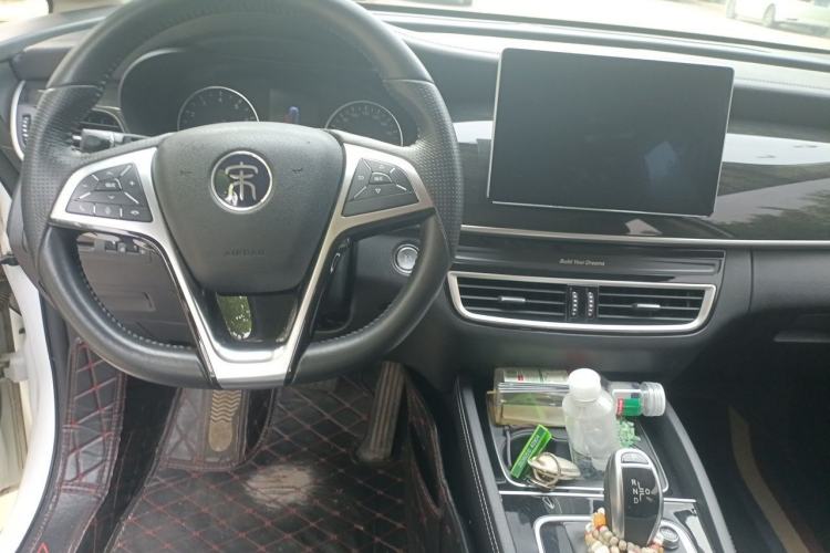Used BYD Song MAX 2019 1.5T Automatic Smart Connect Ruiyi Sunroof Model 7 Seats China VI Standard Center Console