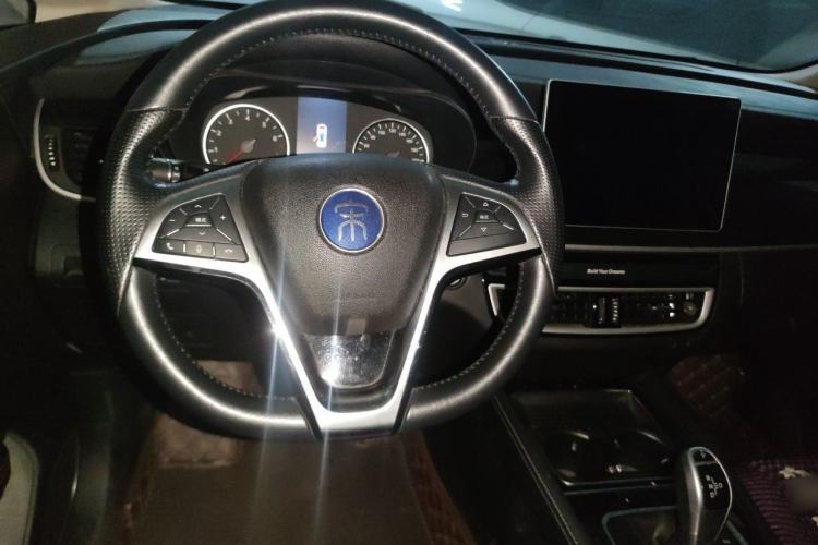 Used BYD Song MAX 2019 1.5T Automatic Smart Connect Ruiyi Sunroof Model 7 Seats China VI Standard Center Console