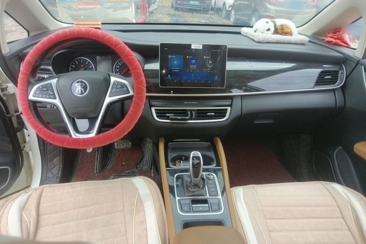 Used BYD Song MAX 2019 1.5T Automatic Smart Connect Ruiyi Model 6-Seater China V Standard Center Console