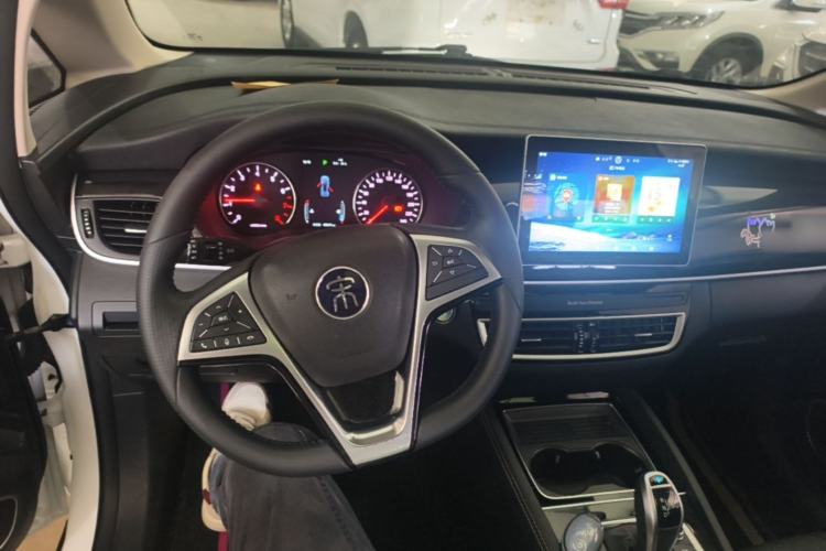 Used BYD Song MAX 2019 1.5T Automatic Smart Connect Ruiyi Sunroof Model 7 Seats China VI Standard Center Console