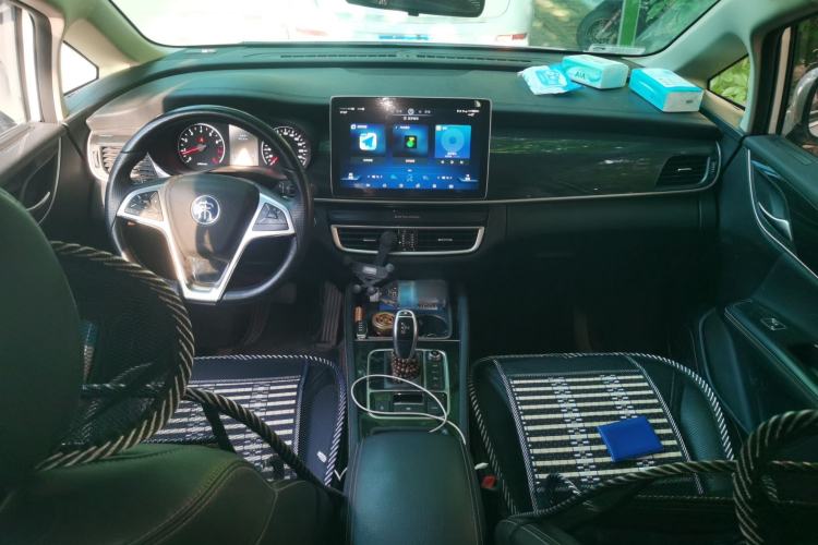 Used BYD Song MAX 2019 1.5T Automatic Smart Connect Prestige 7-Seater China VI Standard Center Console