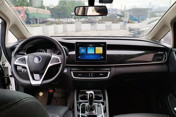 Used BYD Song MAX 2019 1.5T Automatic Smart Connect Ruiyi Sunroof Model 7 Seats China VI Standard Center Console