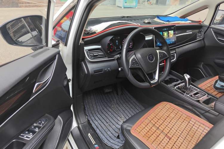 Used BYD Song MAX 2019 1.5T Automatic Smart Connect Ruiyi Sunroof Model 7 Seats China VI Standard Driver Seat