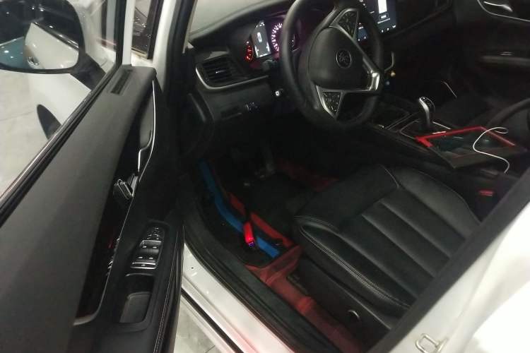 Used BYD Song MAX 2019 1.5T Automatic SmartConnect ZhiLian RuiDong Edition with 6 Seats China VI Standard Driver Seat